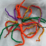 Haargummi Dreadlock Haarband Gummi gefilzt Haarschmuck bunt gefertigt von Marion Heine Soulous Art