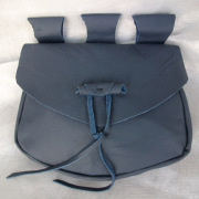 Gürteltasche grau genäht + geöst + Verschluß Lederrolle aus Rindsleder echt Leder Mittelalter Larp Fantasy Rollenspiel Gothic Steampunk gefertigt von Marion Heine Soulous Art